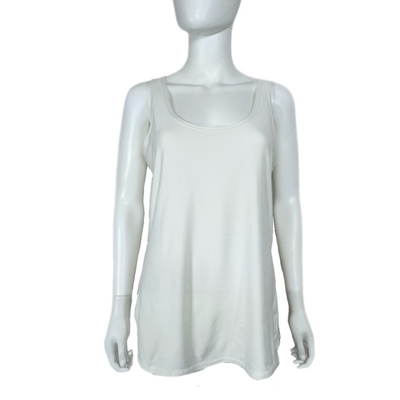 No Boundaries Tops - No Boundaries Juniors White Scoop Neck Tank Top